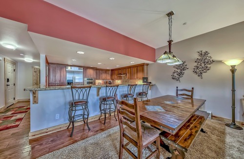 Kirkwood Condominio | Three Bedroom Mountain At Kirkwood Townhouse by RedAwning