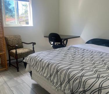 Downtown Victoria Casa | three bedroom near uvic