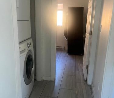 Downtown Victoria Casa | three bedroom near uvic