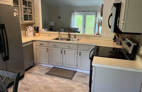 Glen Arbor Casa | Three Bedroom, Newly Remodeled Home, Just Two Blocks From Downtown Glen Arbor...