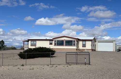 Elephant Butte Casa | Three bedroom retreat near Elephant Butte Lake.
