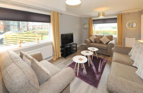 Tillicoultry Casa | Three Bedroom Spacious House