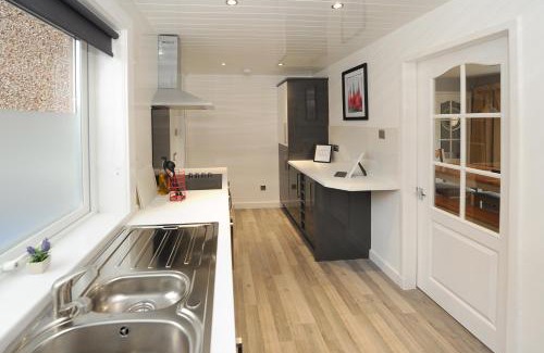 Tillicoultry Casa | Three Bedroom Spacious House