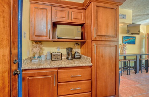 Antoneys Cay Cabina | Three bedroom villa.Two private balconies. One full bathroom and 1 1/2 bath.