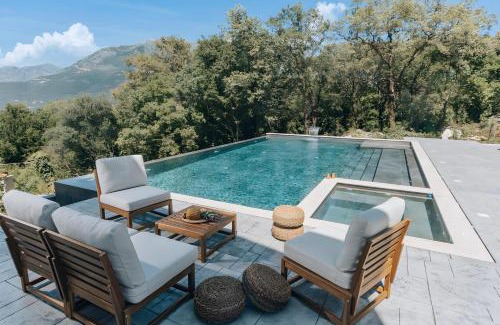 Seoca Villa | Three bedroom Villa with Infinity Edge Pool & Hot Tub