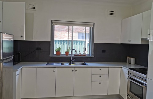 Yagoona Casa | Three bedrooms house for families centrally located in Sydney