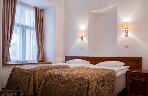 Old Town Hotel | Three Crowns Residents
