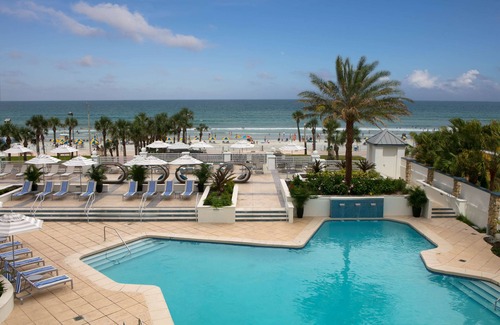 Brush - Stewarts Apartamento | Three Family-friendly Units, Outdoor Pool Onsite, Steps from Daytona Beach!