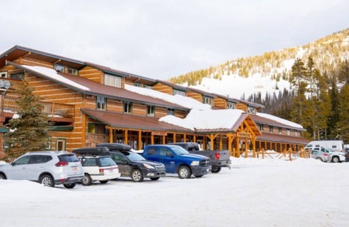 Moran Casa | Three Fantastic Cottages, Located Near All the Excitement w/ Parking!