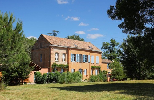 Vigueron Cabaña | Three gîtes set in a large estate, around a swimming pool heated to 27°.