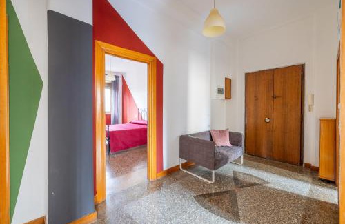 San Lorenzo Apartamento | Three large bedrooms for six people Rome downtown apartment