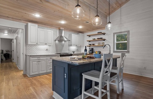 Bay St Louis Casa | Three Palms Oasis in Old Town Bay St. Louis. In the heart of it all!