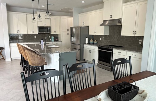 South Gulf Cove Casa | THREE PALMS PARADISE! Modern, 3-Bedroom Home, that sleeps 12. Port Charlotte, FL