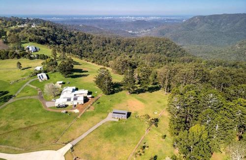 Mount Tamborine Casa | Three Pines Tiny Home Your Mountain Escape