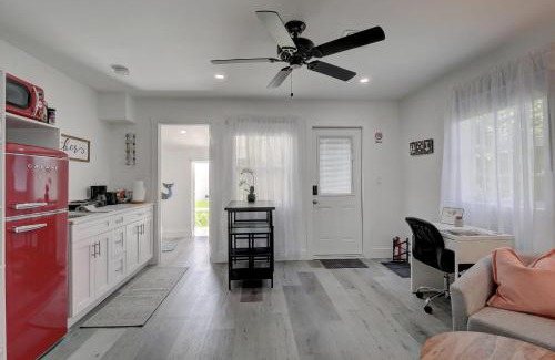 Bonita Springs Casa | Three Rental Units In This Bonita Springs Compound