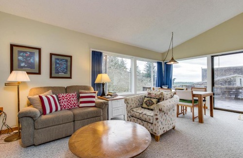 Otis Casa | Three Rocks Retreat