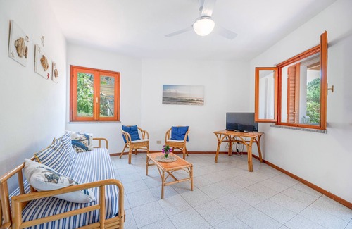 Fetovaia Apartamento | Tres habitaciones lirio primer piso