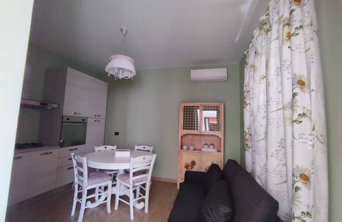 Campobello di Licata Apartamento | Tres habitaciones amueblado y con aire acondicionado, un jardín y terraza