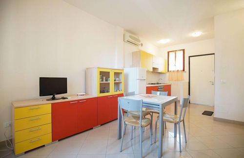 Lido degli Estensi Apartamento | THREE-ROOM APARTMENT FOR RENT IN CENTRAL AREA - IN LIDO ESTENSI - NEAR THE SEA WITH ELEVATOR