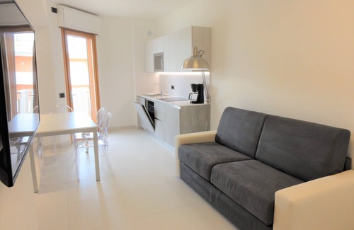 Bibione Lido dei Pini Apartamento | Three-room renovated apartment in beachfront condominium