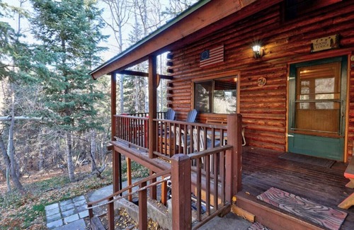 Sundance Cabina | Three Sisters Cabin Sundance, Utah Very secluded cabin Near stream and meadow and Stewart Falls Great for explorers Mountain Cabins Utah