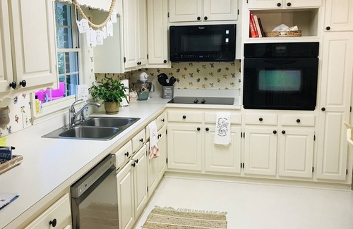 Canton Casa | Three Sisters House - for Medical/Business Professionals or Leisure Travelers