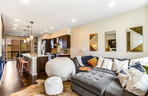 White Center Casa | Three-story townhome with gas firepit & patio - near West Seattle & ferries