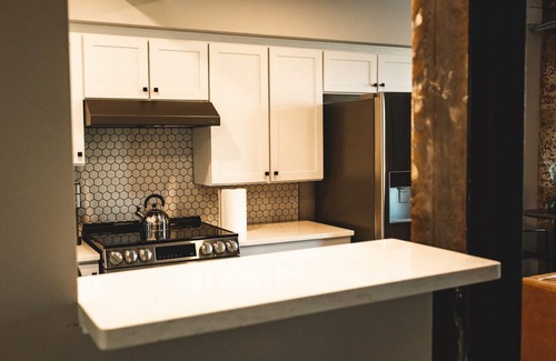 Jonesville Apartamento | Three Trails Unit 2 ADA | Historic/WineCountry/Historic/Charm