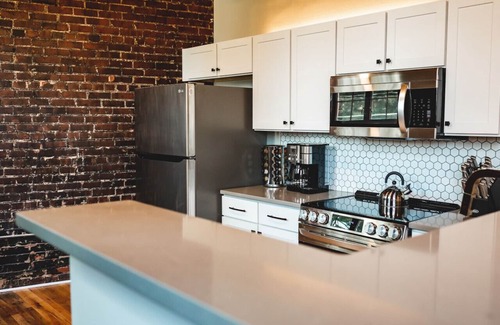 Jonesville Apartamento | Three Trails Unit 8 |WineCountry/RoofDeck/Downtown