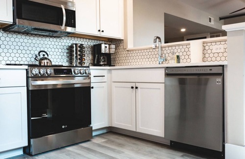 Jonesville Apartamento | Three Trails Downtown Elkin, 3 Bedroom, Ground Floor