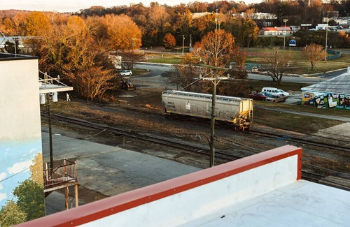 Jonesville Apartamento | Three Trails Downtown Elkin, Studio Loft