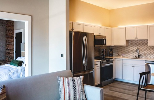 Jonesville Apartamento | Three Trails Downtown Elkin, 1 Bedroom, Main St View