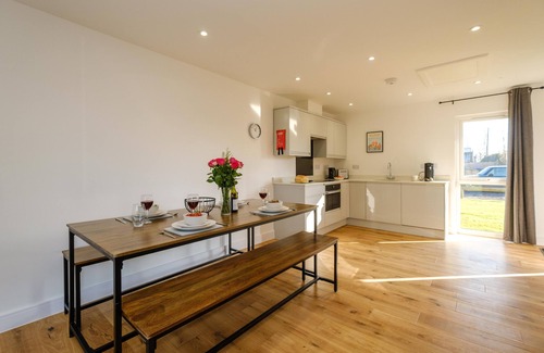 Pettistree Cabaña | Three Tuns - Garden Suite 3 - sleeps 4 guests in 2 bedrooms