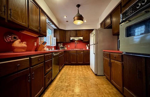 Amagansett Lanes Casa | Throwback Amagansett cottage five minutes from beach. Kid and pet-friendly!
