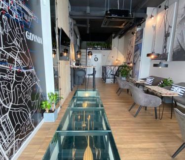 Wzgorze Swietego Maksymiliana Hotel | Thruster - Rooms, Kitchen, Chill-Out Zone-Netflix, Lobby-Netflix