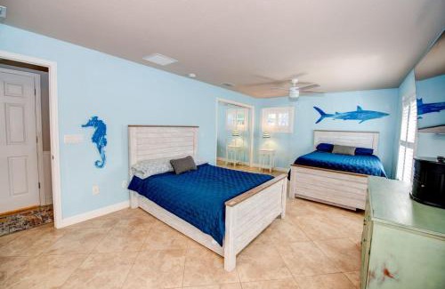 Fort Pierce Casa | Thumb Point Oasis w Heated Pool walk to beach