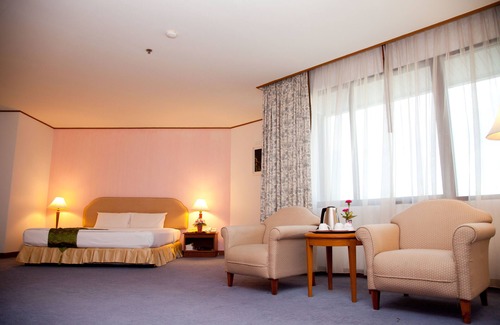 Trang Hotel | Thumrin Thana Hotel