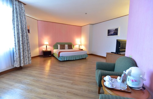 Trang Hotel | Thumrin Thana Hotel