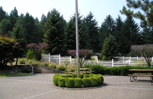 Monroe Cabina | Thunderbird RV & Camping Resort