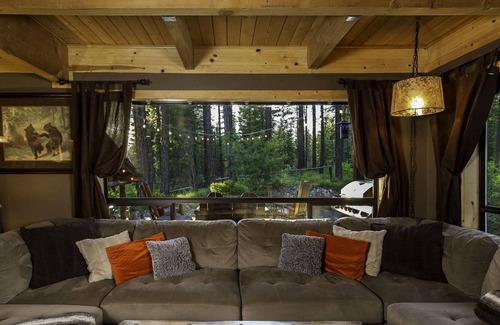 Ardenvoir Cabina | Thyme Out