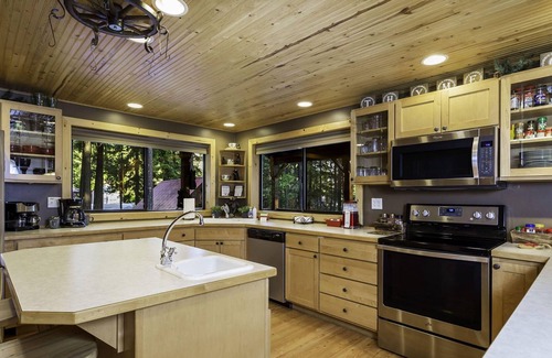 Ardenvoir Cabina | Thyme Out