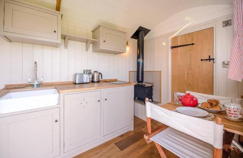 Framlingham Casa | Thyme Shepherds Hut Boundary Farm, Framlingham