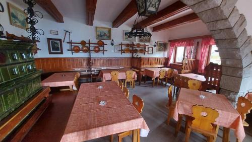 Bovec Hostal | Tičarjev Dom at Vrsic pass
