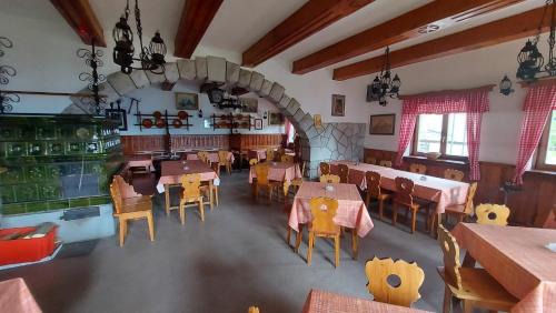 Bovec Hostal | Tičarjev Dom at Vrsic pass