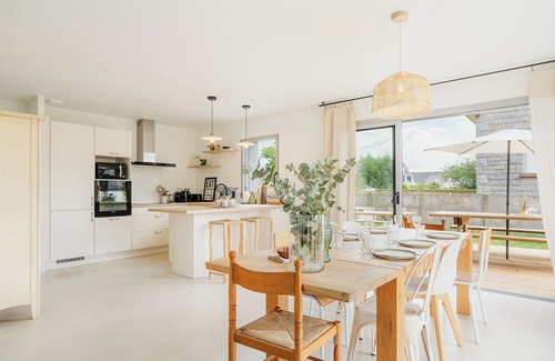 Lancieux Casa | Ti Vakansou" modern family home 1300m from the beach