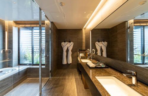 Naka Ward Hotel | TIAD, Autograph Collection