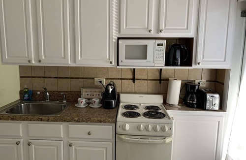Hollywood Hotel | Tiana Beach Inn