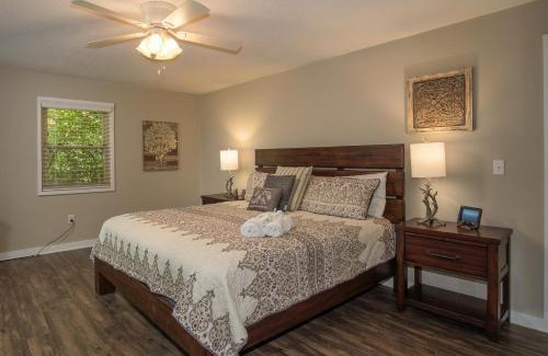 Brevard Casa | Ticoa Heights