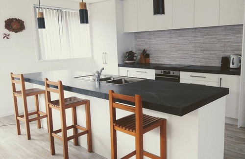 Cable Bay Casa | 5 Minutes stroll to the Beach
