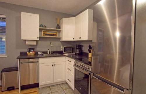 Ucluelet Casa | Tide and Trail- Cabin in Ucluelet